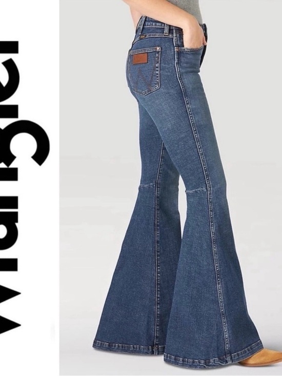 Wrangler Denim - Women’s Wrangler High-Rise Dark Blue Bell-Bottom Jeans